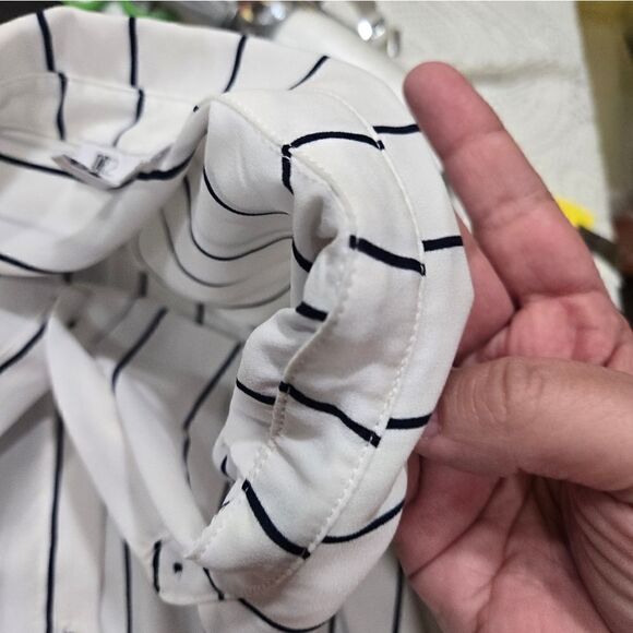 DR2 Ivory Black Stripe Button-Up Blouse Size M - Picture 9 of 10